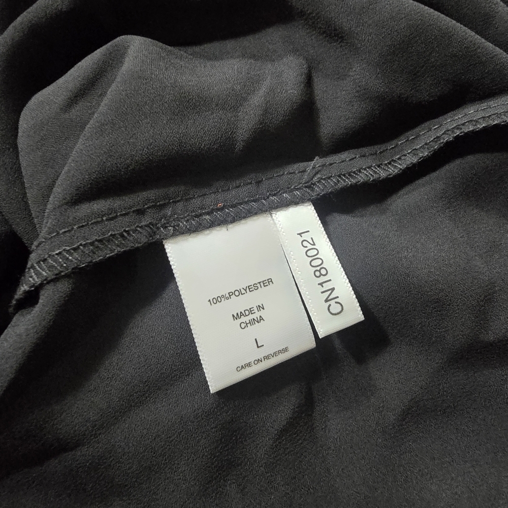 New York & Company Large Black Pullover V-Neck Short Sleeve Blouse with Belt - Picture 8 of 9